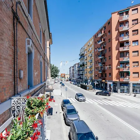 Apartment Happy Spazioso Trilocale A Due Passi Dal Centro Bologna